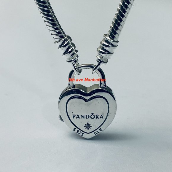 BRAND NEW Pandora Fantasyland Castle Heart Bracelet - Picture 4 of 7